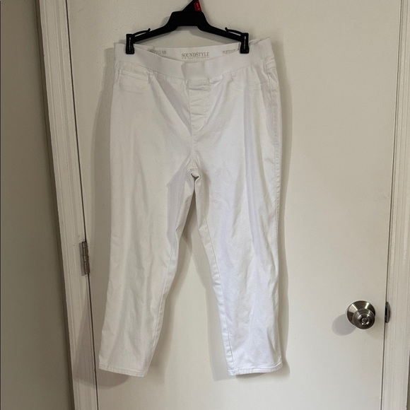 White Ankle & Cropped Jeans - Picture 1 of 2